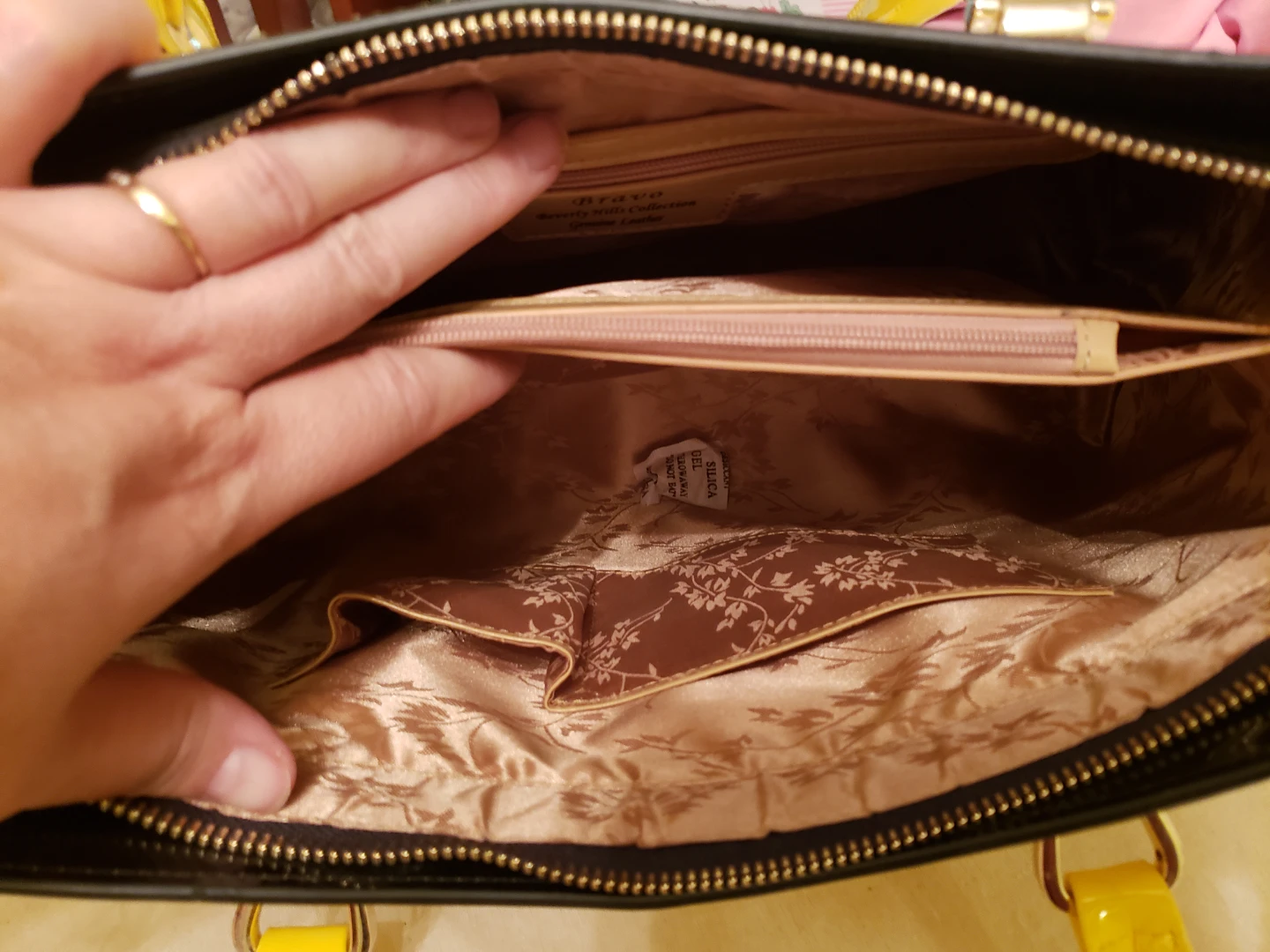 Bravo Beverly Hills Yellow Leather Handbag - photo 5