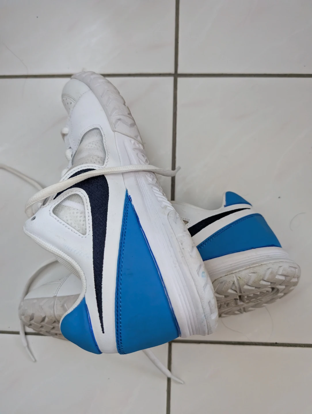 Nike Air White/Blue Tennis Shoes