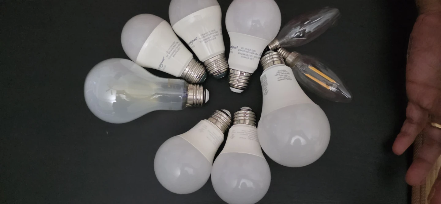 Mixed Lot of Light Bulbs - Philips & Luminus - photo 3