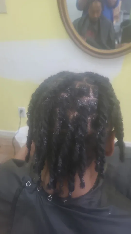 Luxury hairstyles and treatments image indicator(5)