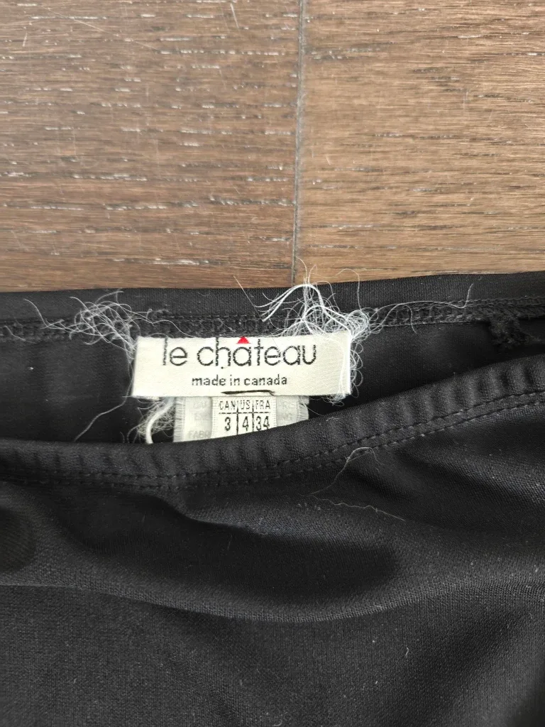 Le Chateau Black Skirt Size 4 image indicator(2)