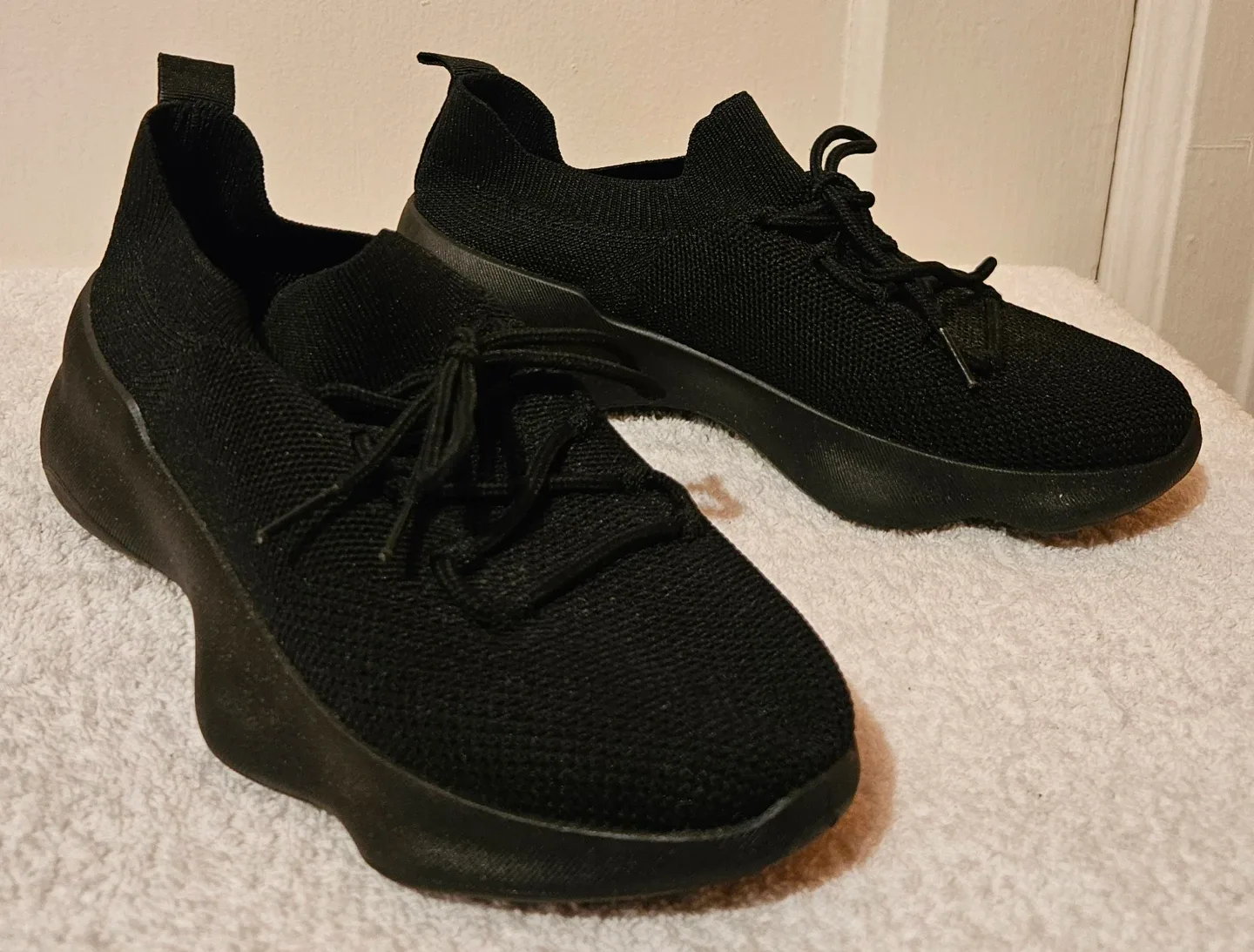 Women Sneakers. image indicator(2)