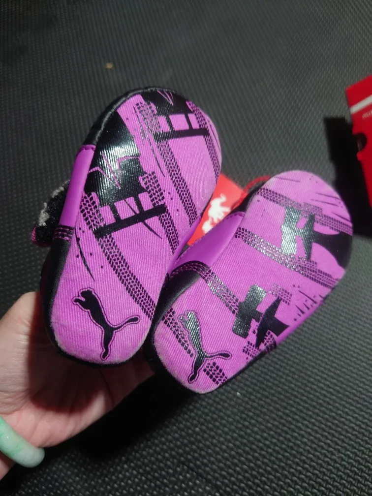 Puma Crib Shoes - Size 3M - With Box image indicator(3)