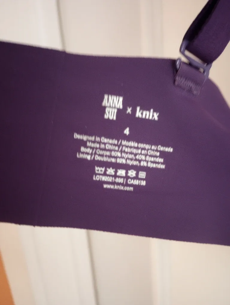 #Cleanout NWOT Knix Evolution Bra Size 4 image indicator(4)