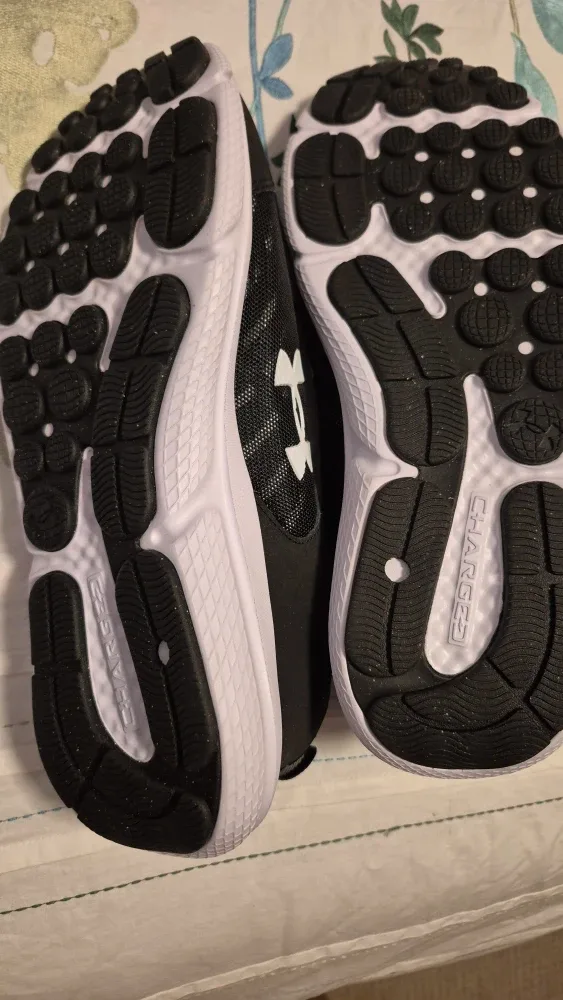 Under Armour Charged Assert 9 Black Sneakers