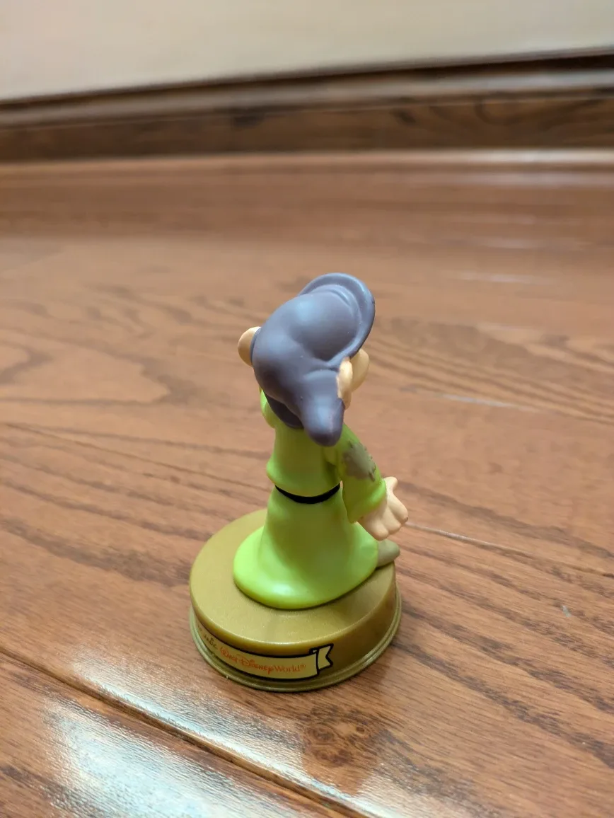 Disney Dopey Figurine - 10 Years of Magic #cleanout image indicator(3)