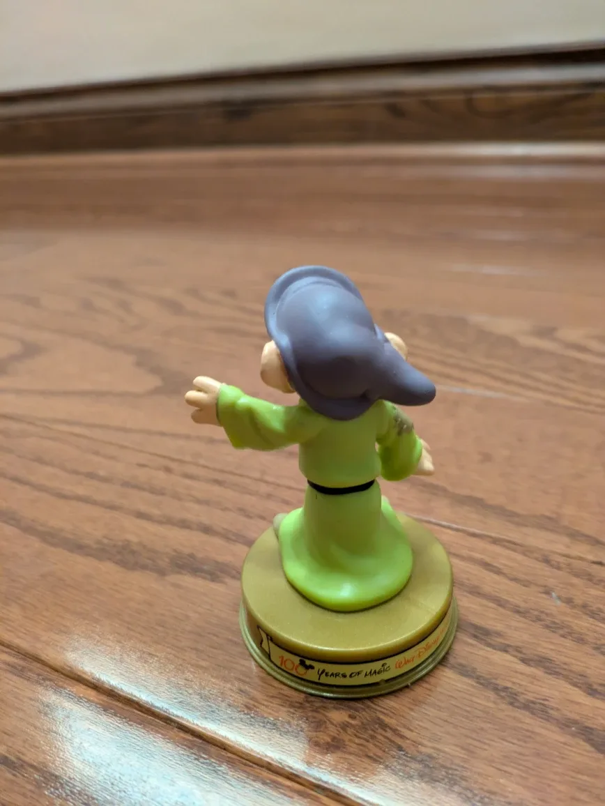 Disney Dopey Figurine - 10 Years of Magic #cleanout image indicator(4)