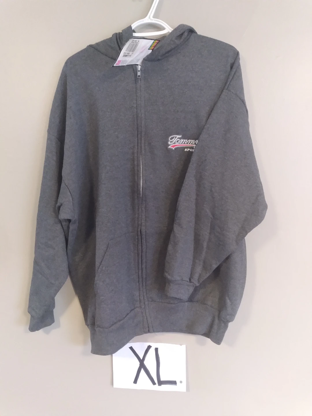 Vests, fleece and hoodies- women's - photo 3