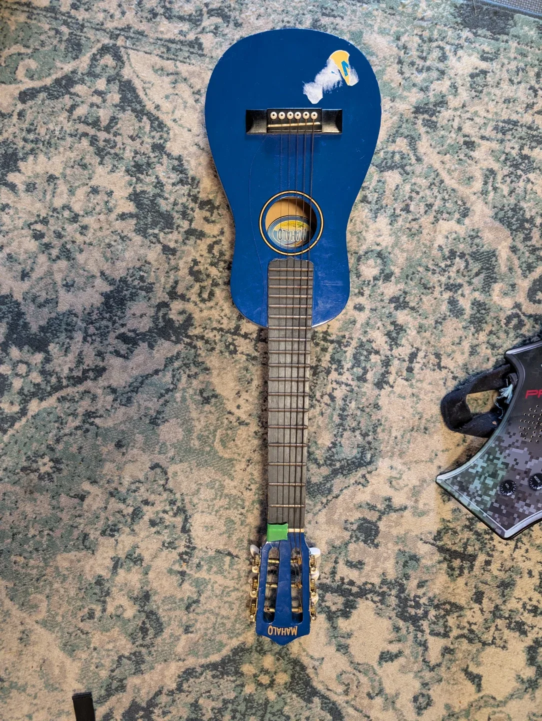 Mahalo Blue Ukulele and paper jamz