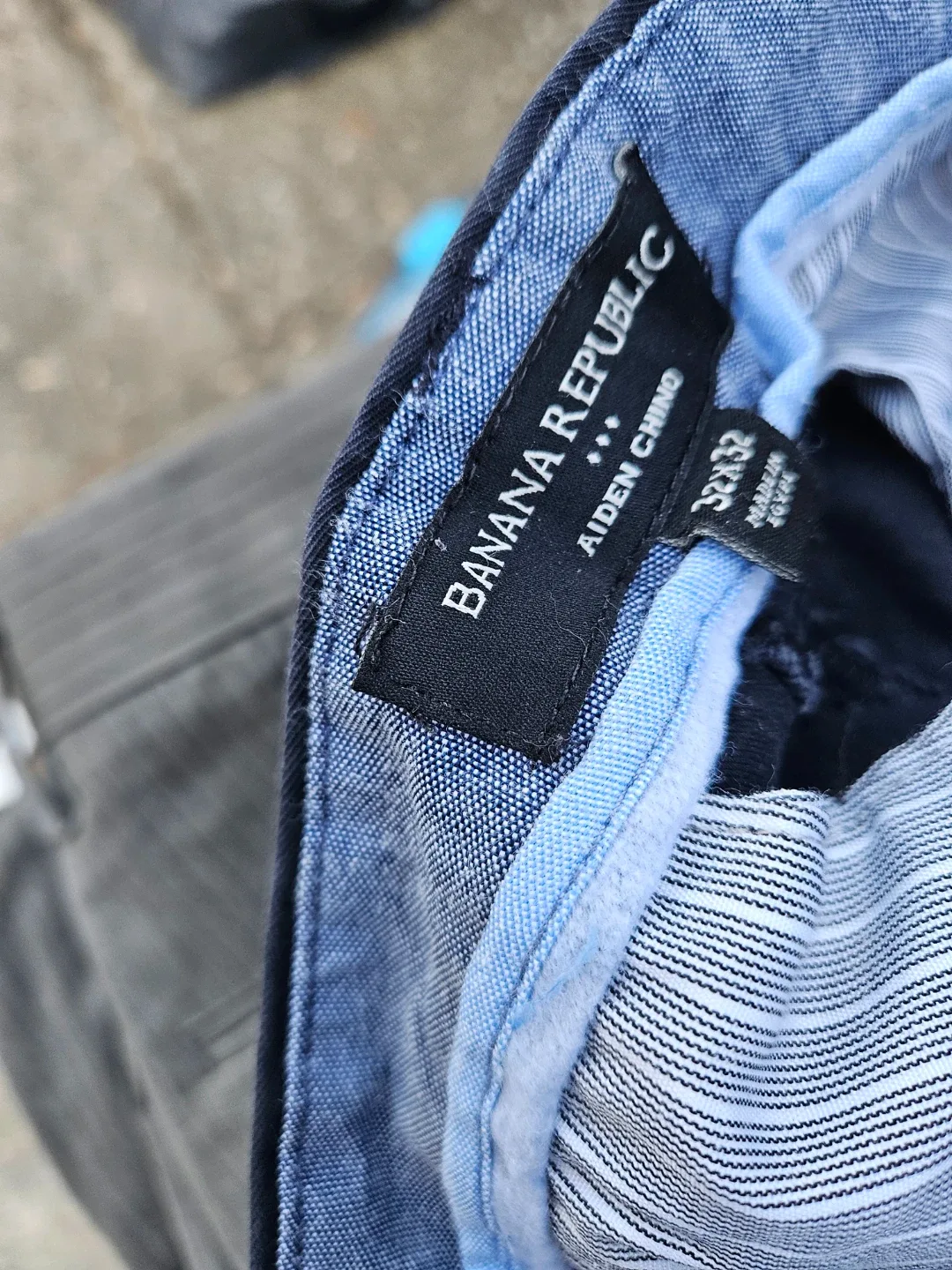 35 pants and shirts size 32 and medium image indicator(8)