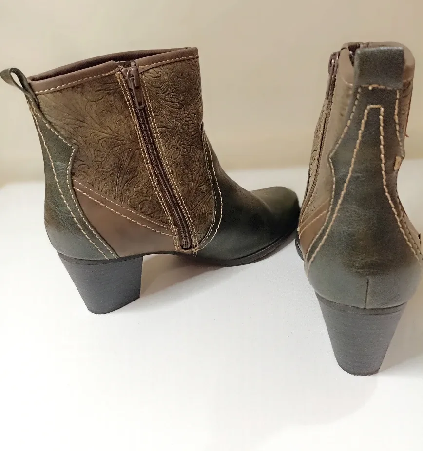 ‼️Trade‼️2 Women boots genuine leather and seude image indicator(5)