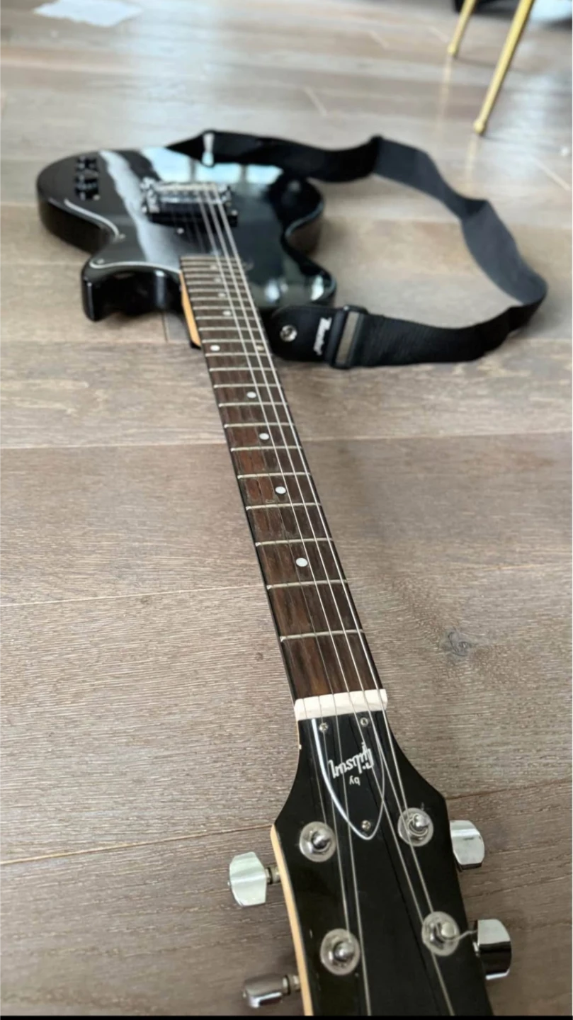 Maestro Electric Guitar & First Act Amp
