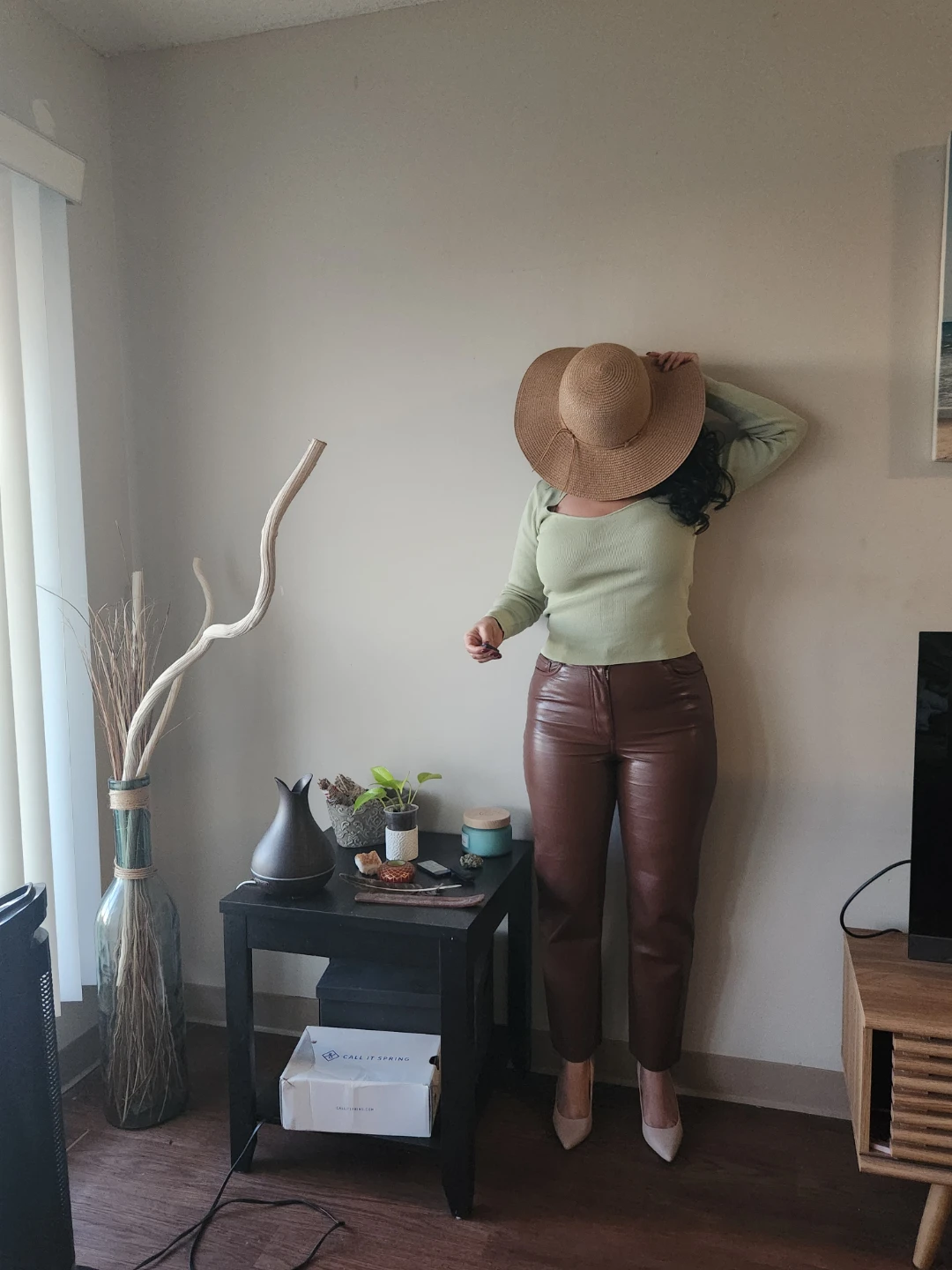 Aritzia Wilfred Vegan Leather Pants - Size 6 - photo 4