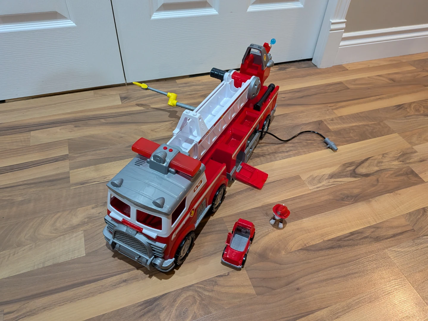 Large Paw Patrol Fire Truck - photo 2