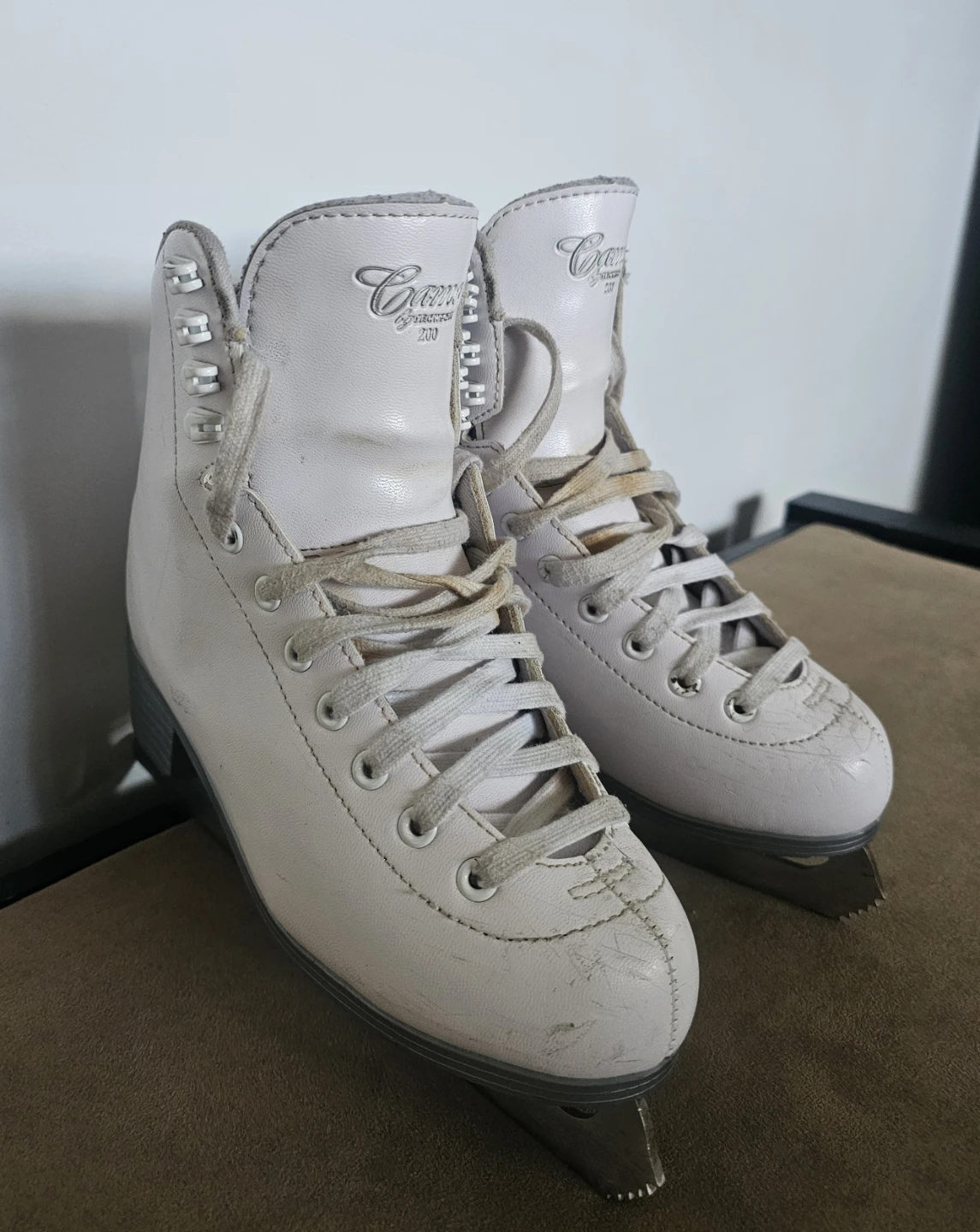 Cameo Figure Skates - Size 5 - photo 3