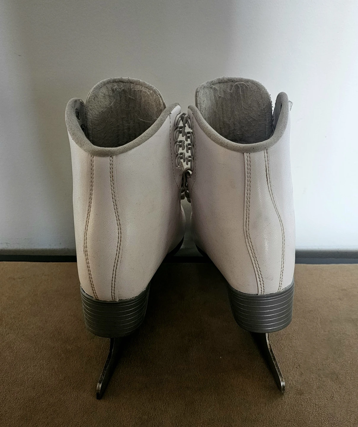 Cameo Figure Skates - Size 5 - photo 4