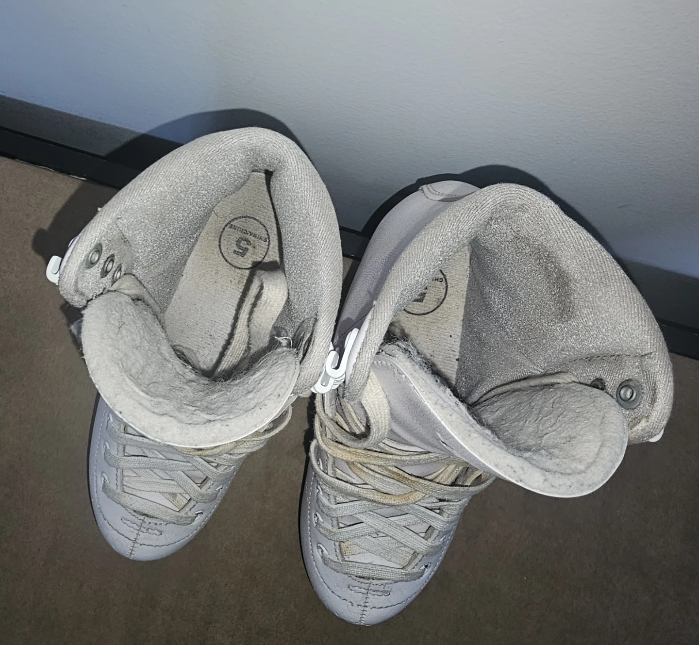 Cameo Figure Skates - Size 5 - photo 5