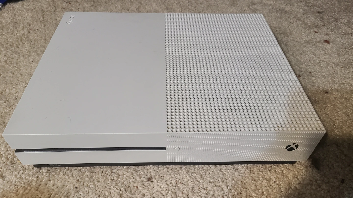 Xbox One S Console + 3 Controllers & Accessories