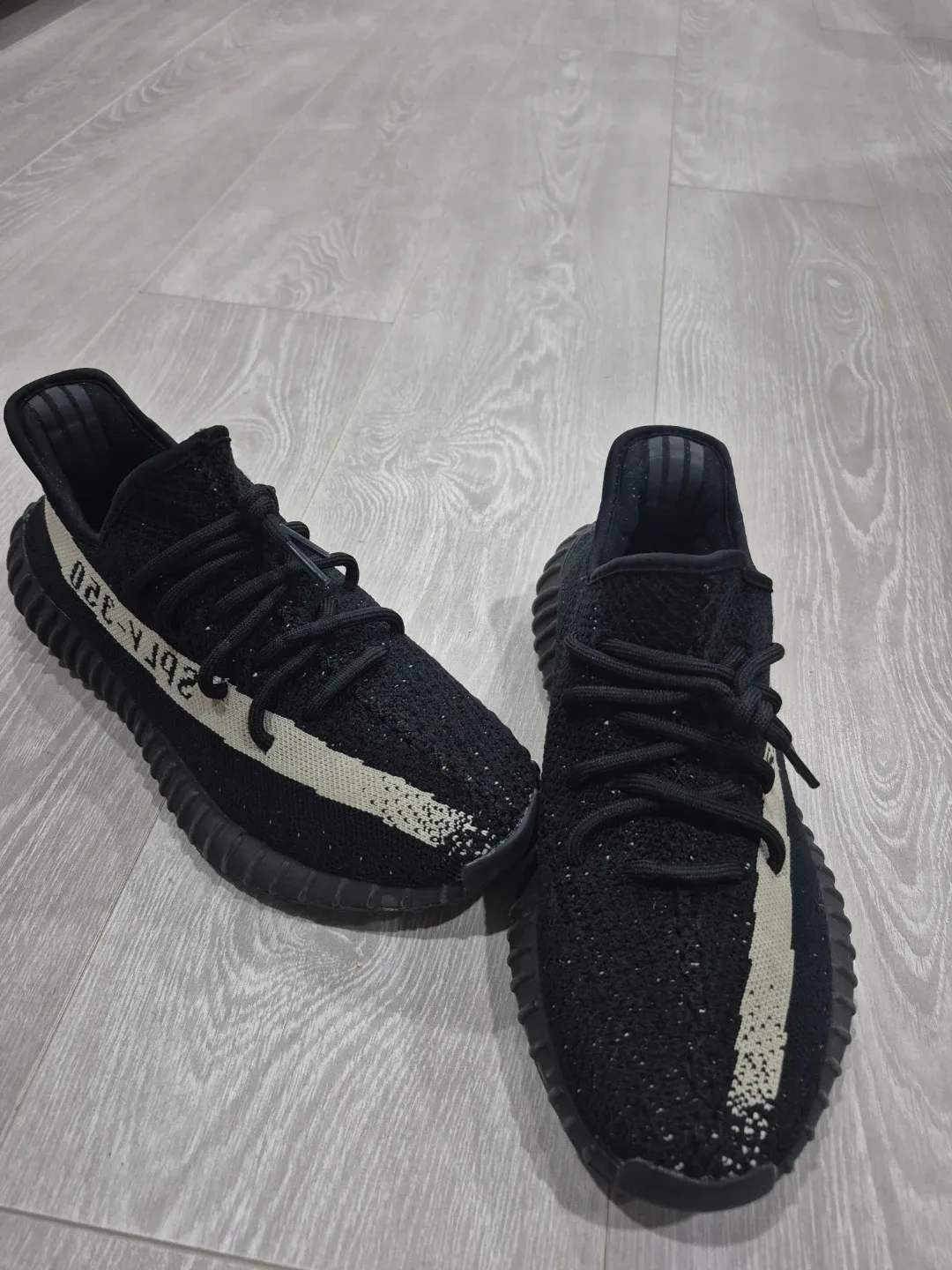 Adidas Yeezy Boost 350 V2 Onyx image indicator(4)