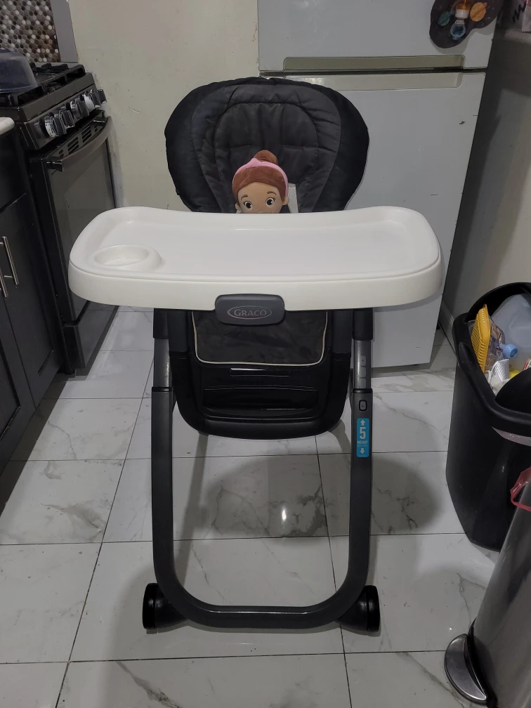 Graco High Chair - Adjustable Height - photo 3