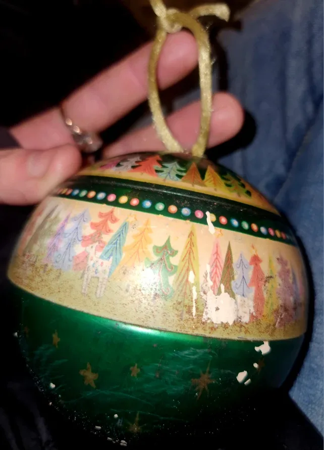 Christmas Round Ornament Container from Lindt Lindor Truffles image indicator(2)