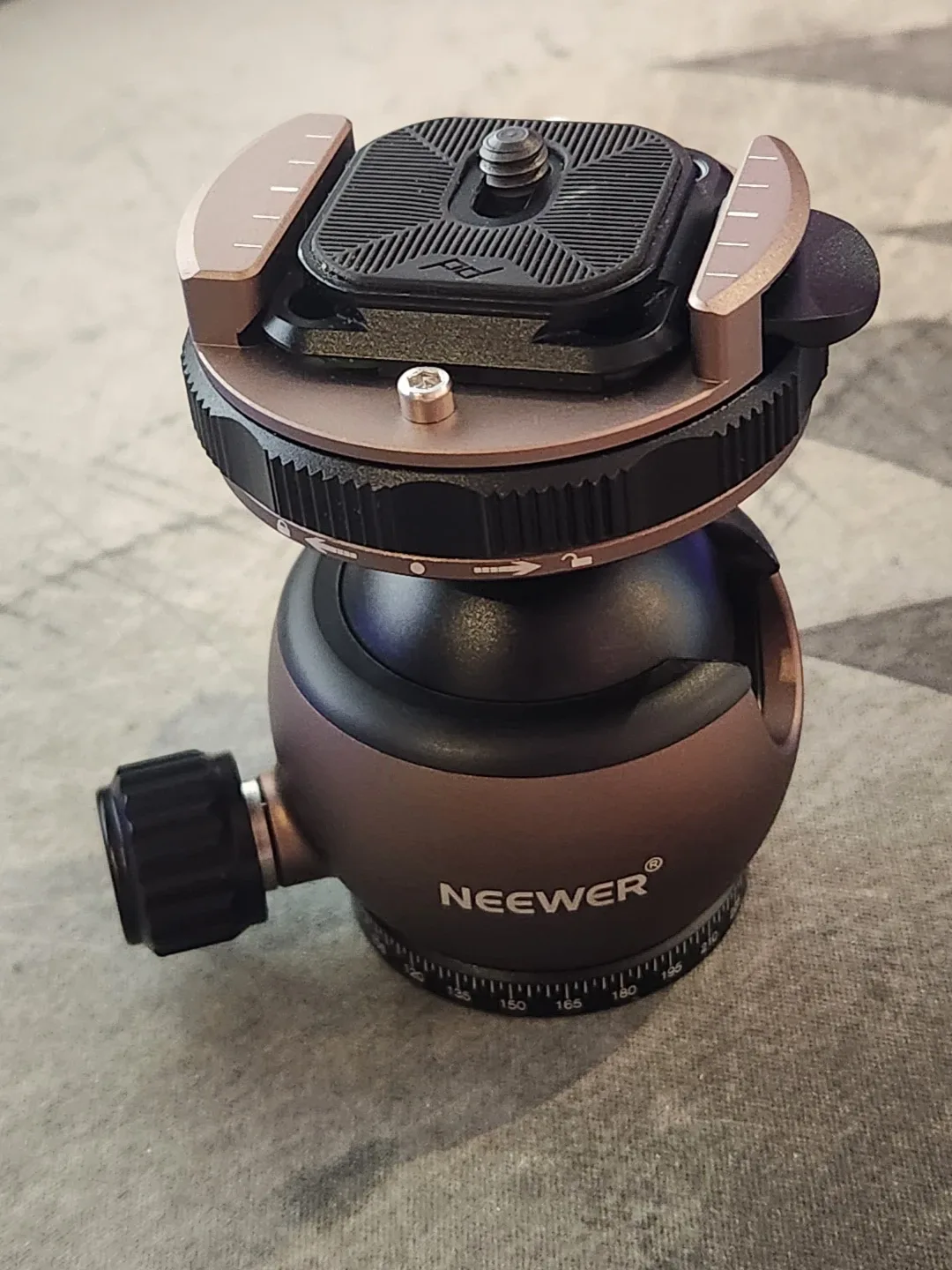 NEEWER Tripod Ball Head Mount