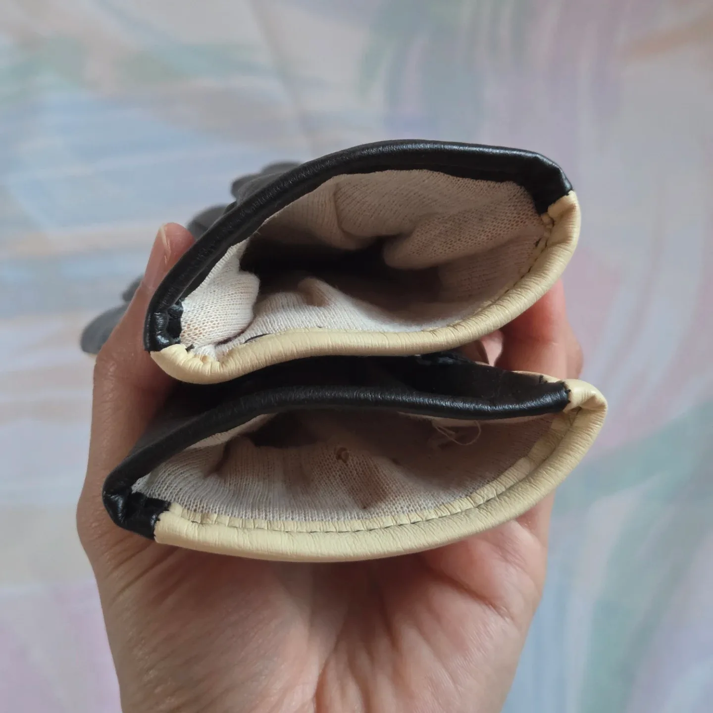 Vintage Leather Gloves image indicator(3)