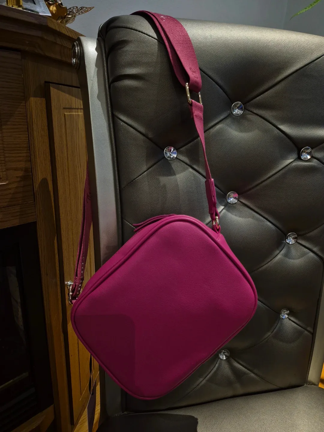 Juicy Couture Pink Crossbody Bag image indicator(6)