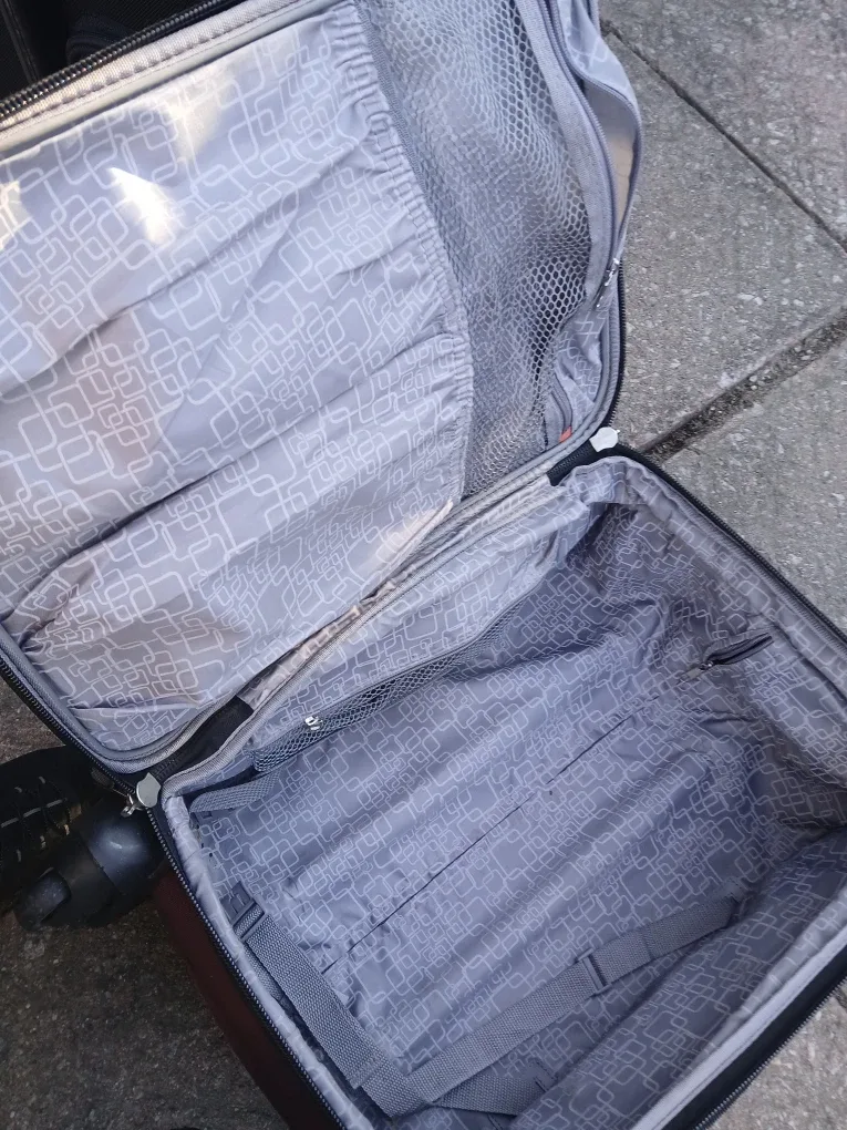 RICARDO BEVERLY HILLS rolling carry on luggage #cleanout image indicator(6)