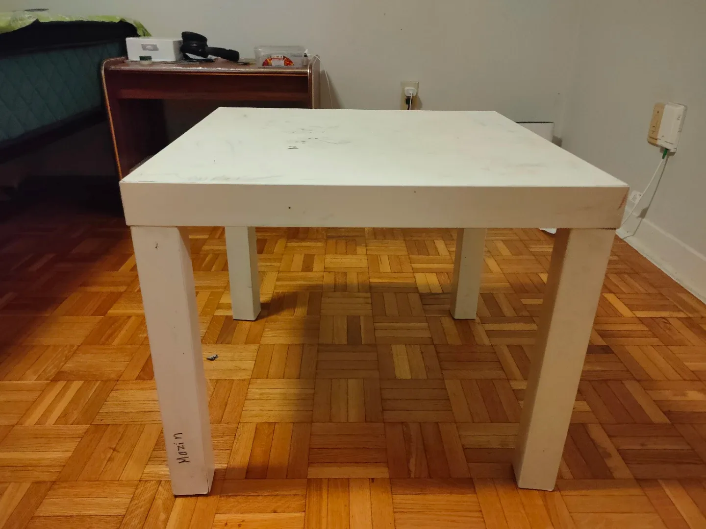 Small coffee / Side table *2 ( 1 white , 1 black )