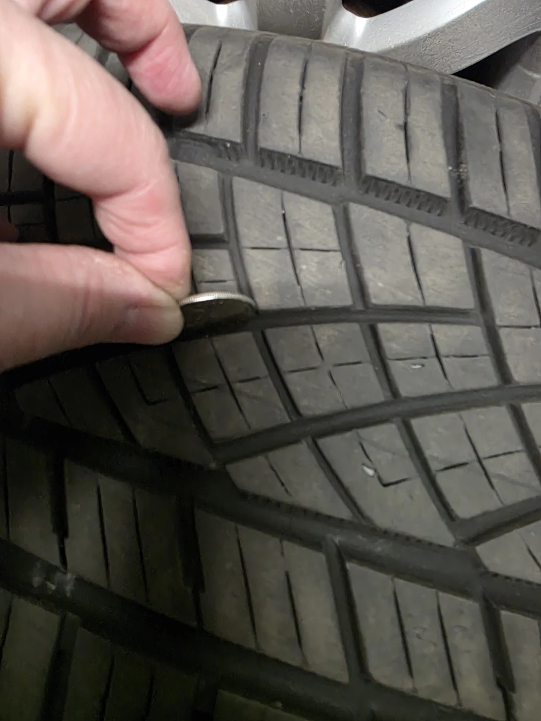 245/40 R18 two continental winter tires - photo 4