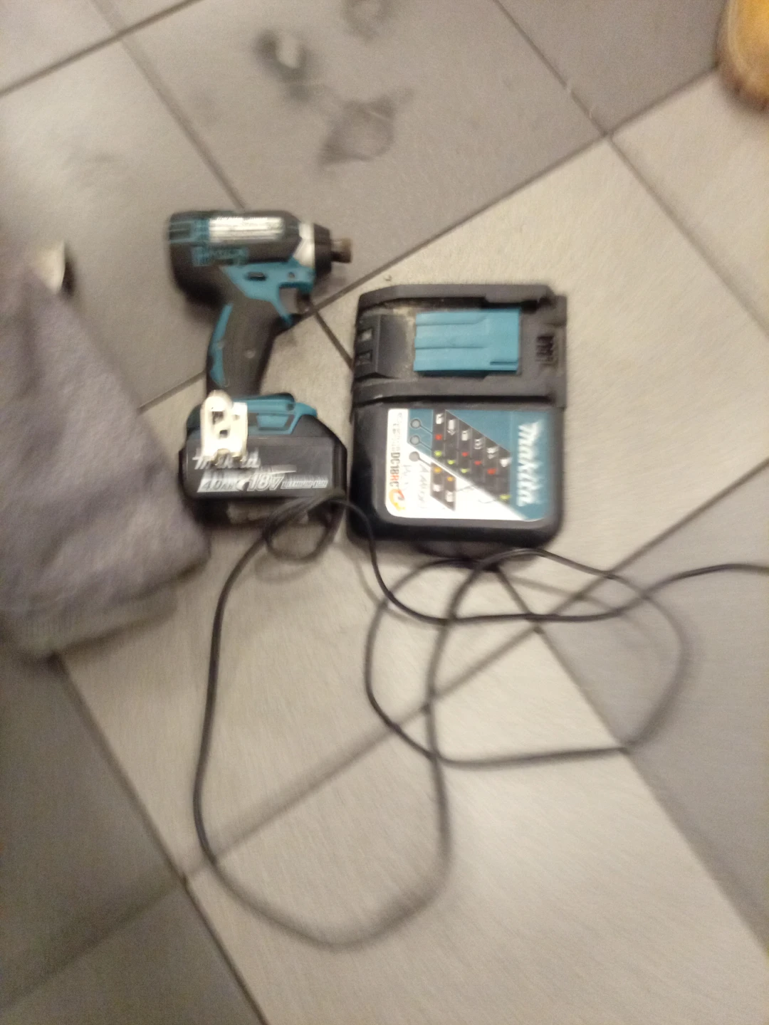 Makita Impact Driver - Model TD152 - photo 4