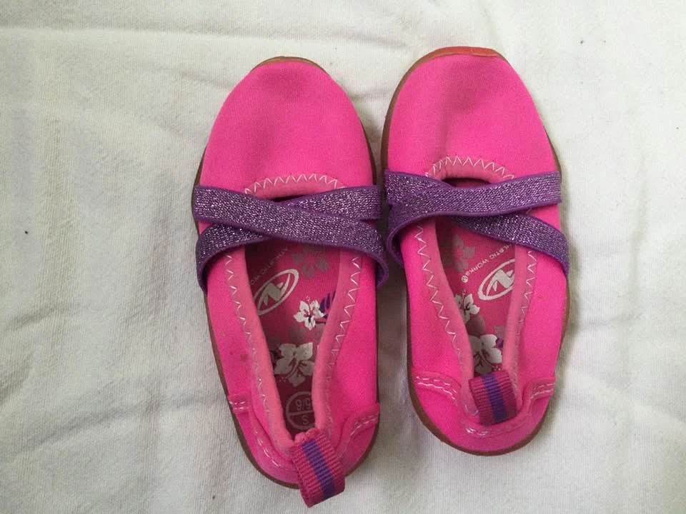 Baby girls sz 5 shoes & sandas - photo 2