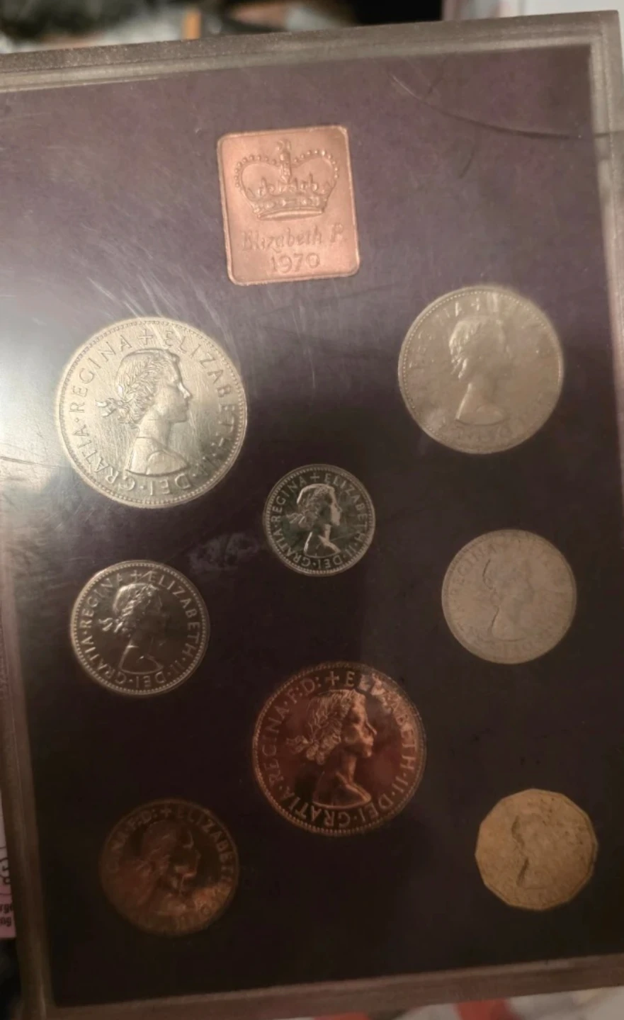Elizabeth II 1970 Coin Collection - photo 2