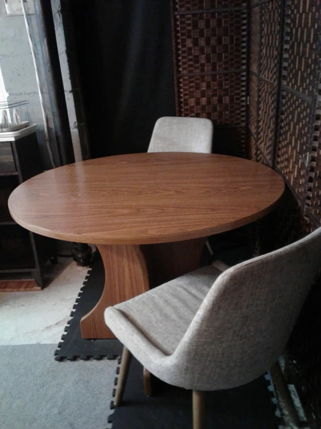 Circular table 🏠Dufferin & Eglinton image indicator(4)