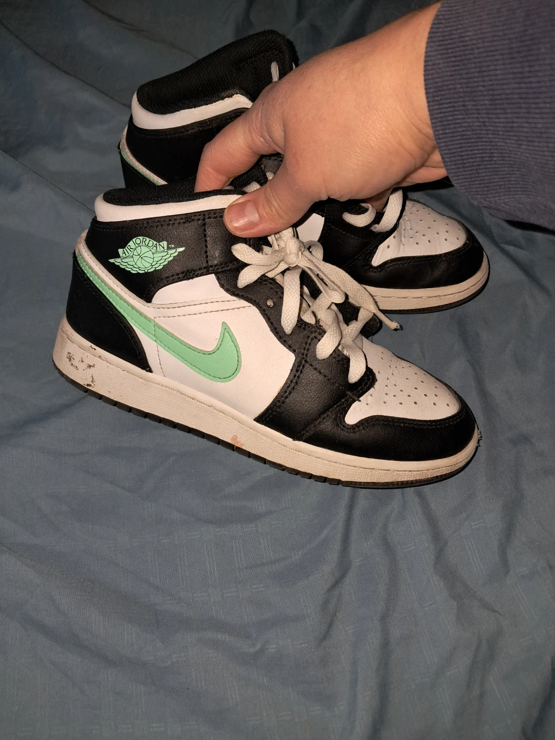 Air Jordan 1 Mid SE Size 4 - photo 2