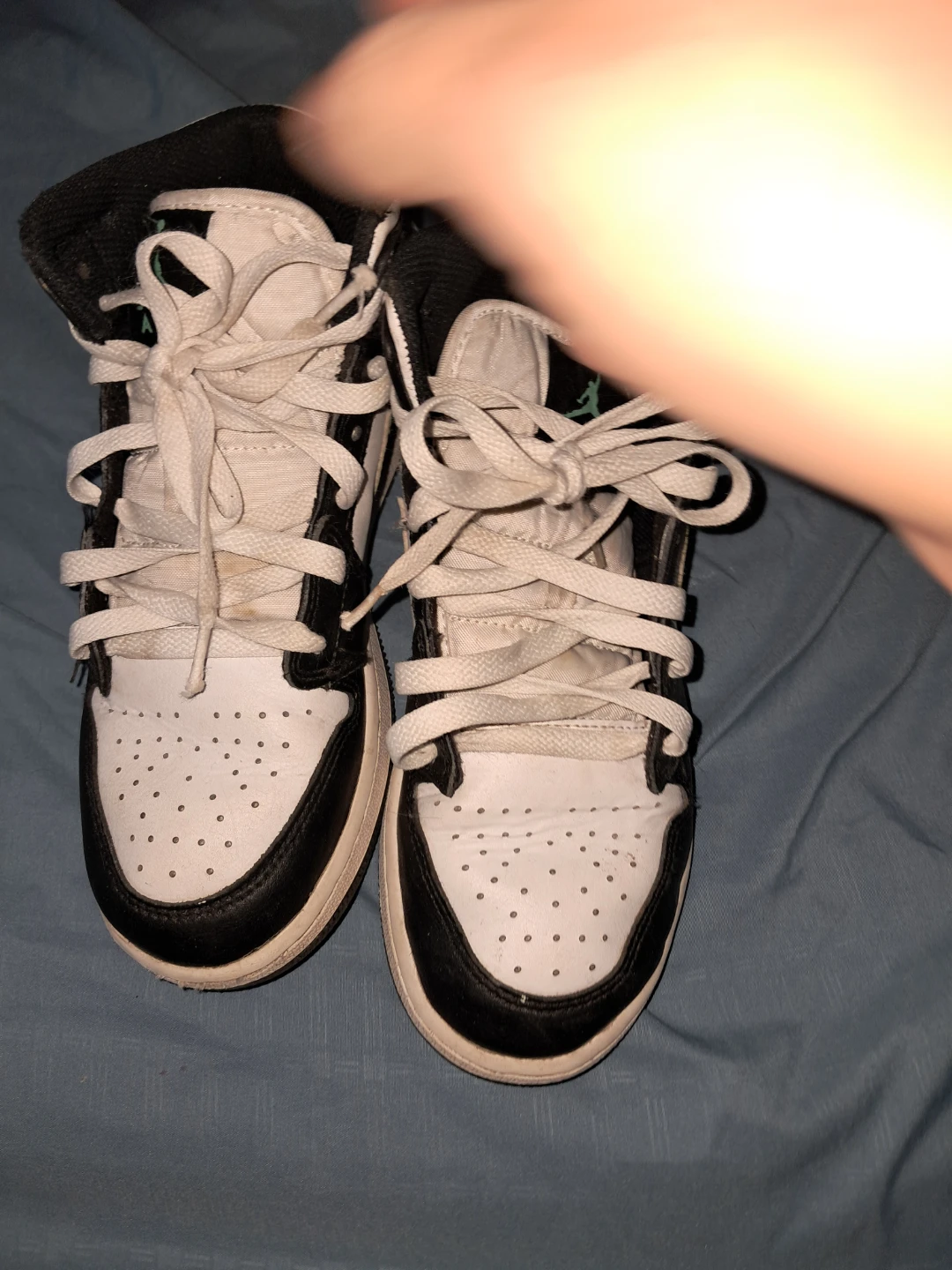 Air Jordan 1 Mid SE Size 4 - photo 3