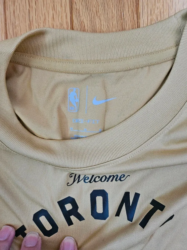 NEW Nike 2023 Toronto Raptors City Long Sleeve Tee - Size M image indicator(2)