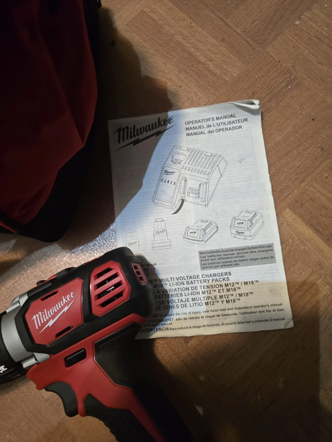 Milwaukee M18 Cordless Drill Driver Kit w/ Charger & Bag - photo 3