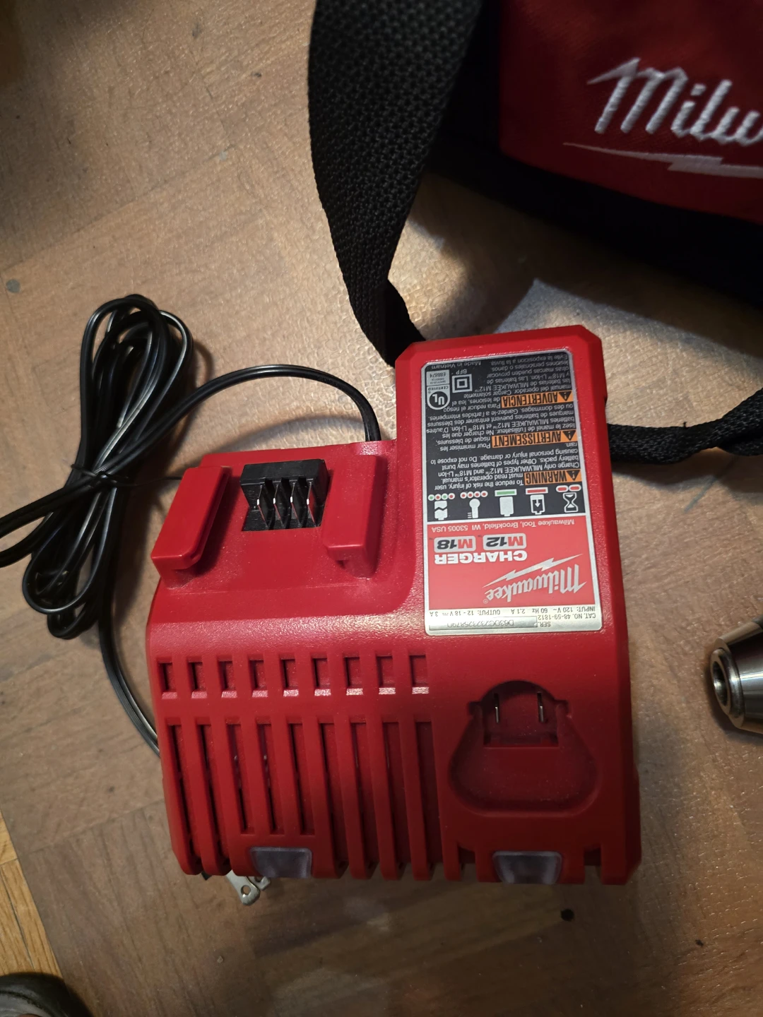 Milwaukee M18 Cordless Drill Driver Kit w/ Charger & Bag - photo 4
