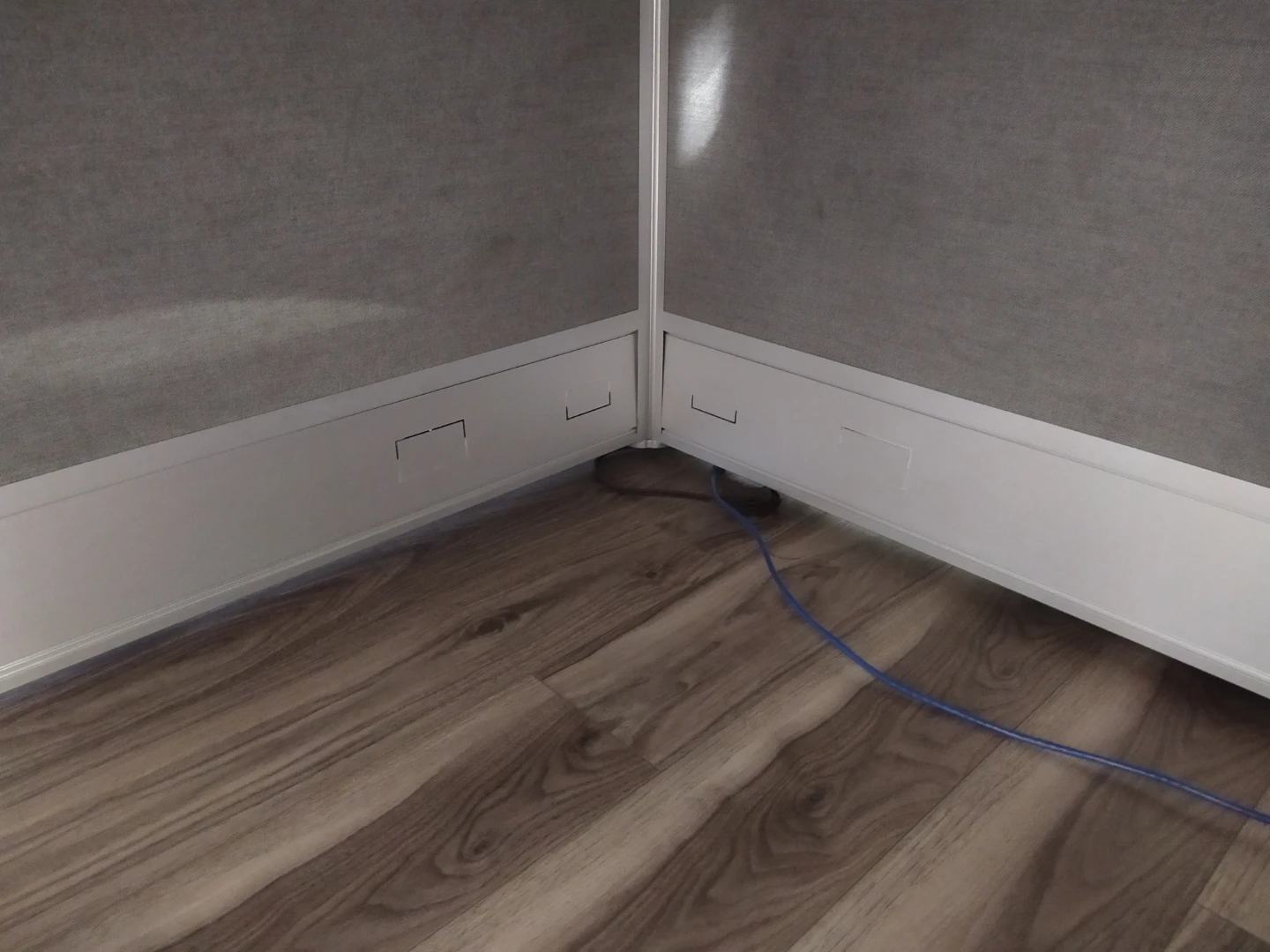 Almost New Office Cubicle Workstation - photo 5