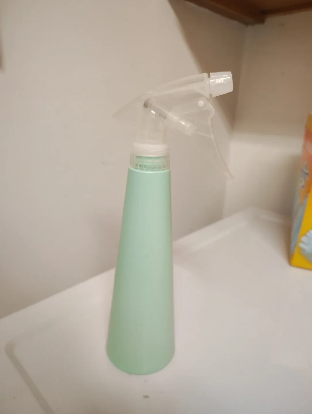 Spray Bottles - Green, Blue, White image indicator(2)