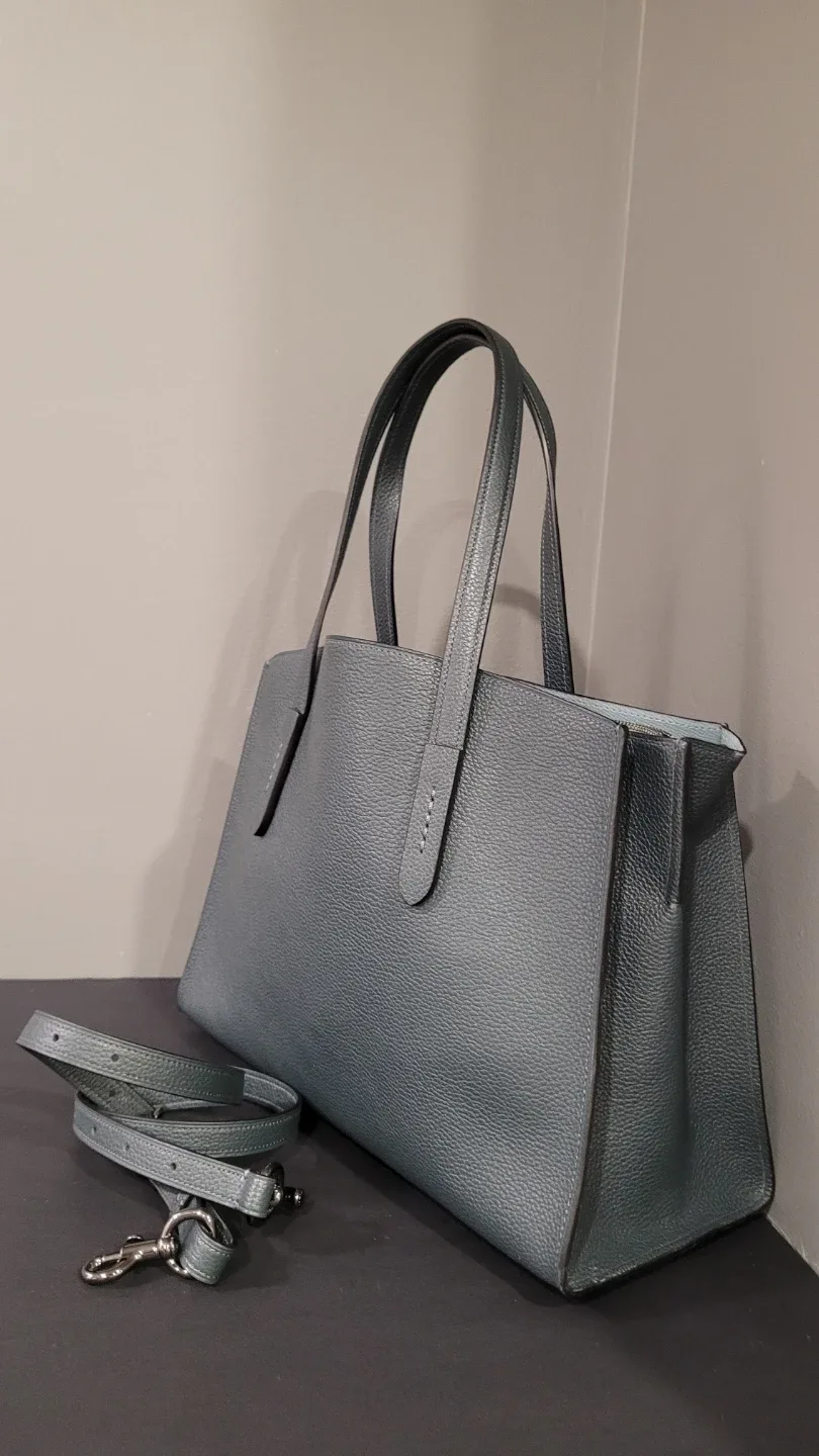 Coach Charlie 40 Carry bag image indicator(2)