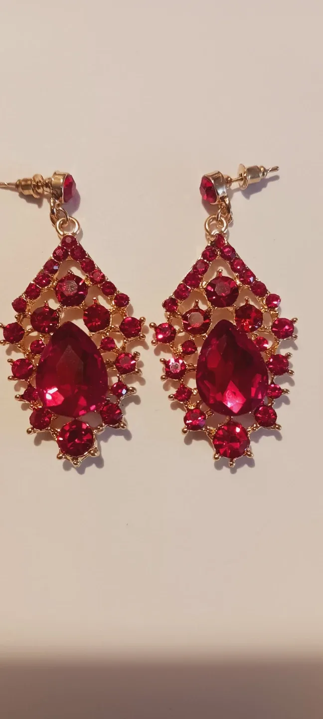 New !! Red Gemstone Dangle Earrings