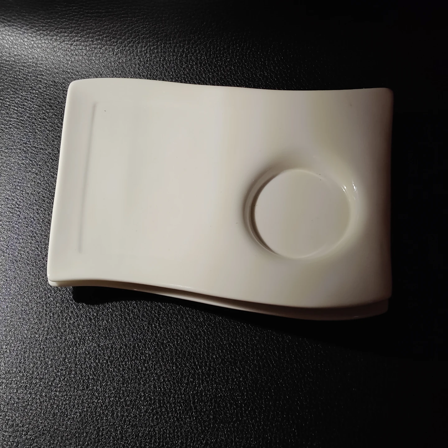 White Ceramic Wave Tea Plate Set