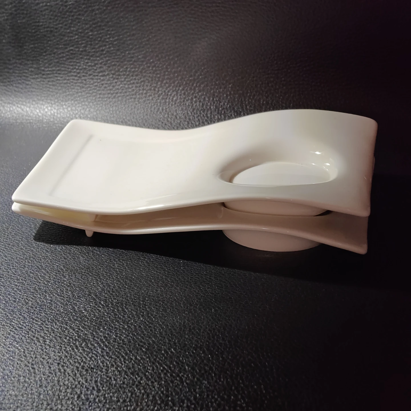 White Ceramic Wave Tea Plate Set - photo 2