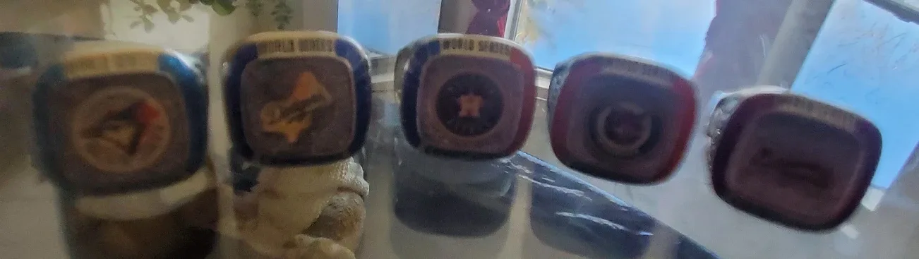 MLB Championship Rings image indicator(4)