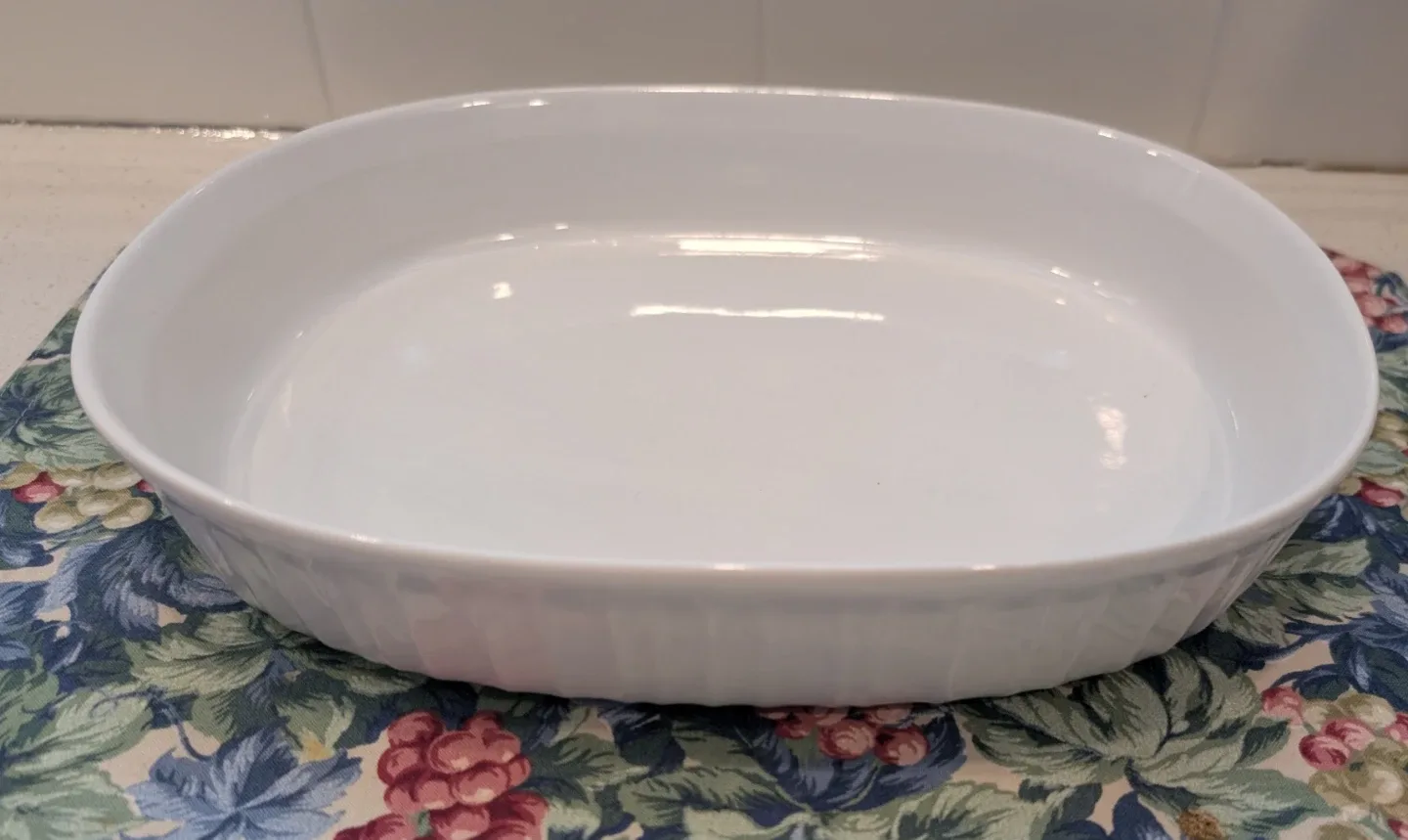 Corning Ware French White Casserole Dish image indicator(2)