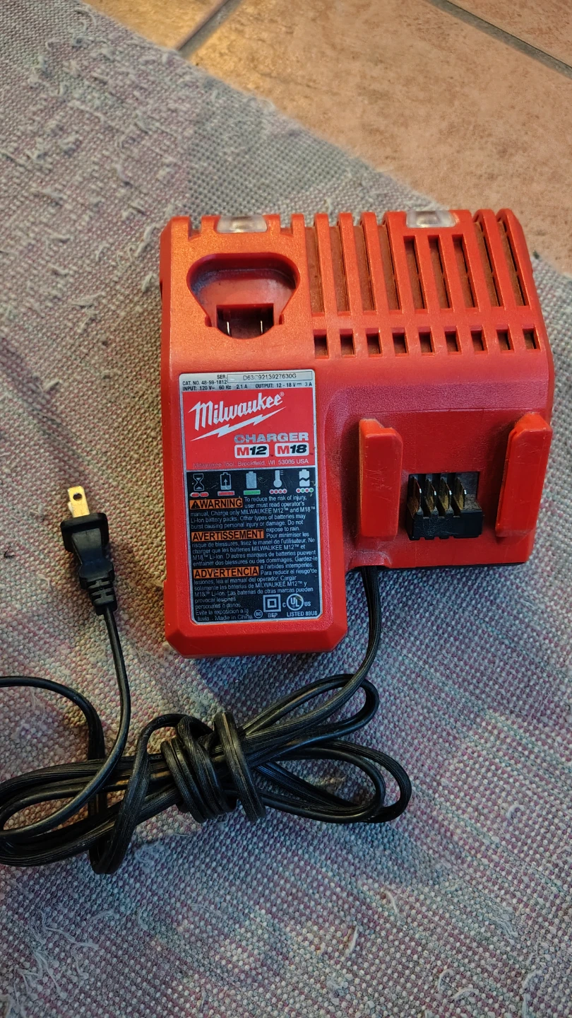 Milwaukee M12/M18 Battery Charger, Inflator, etc. - photo 5