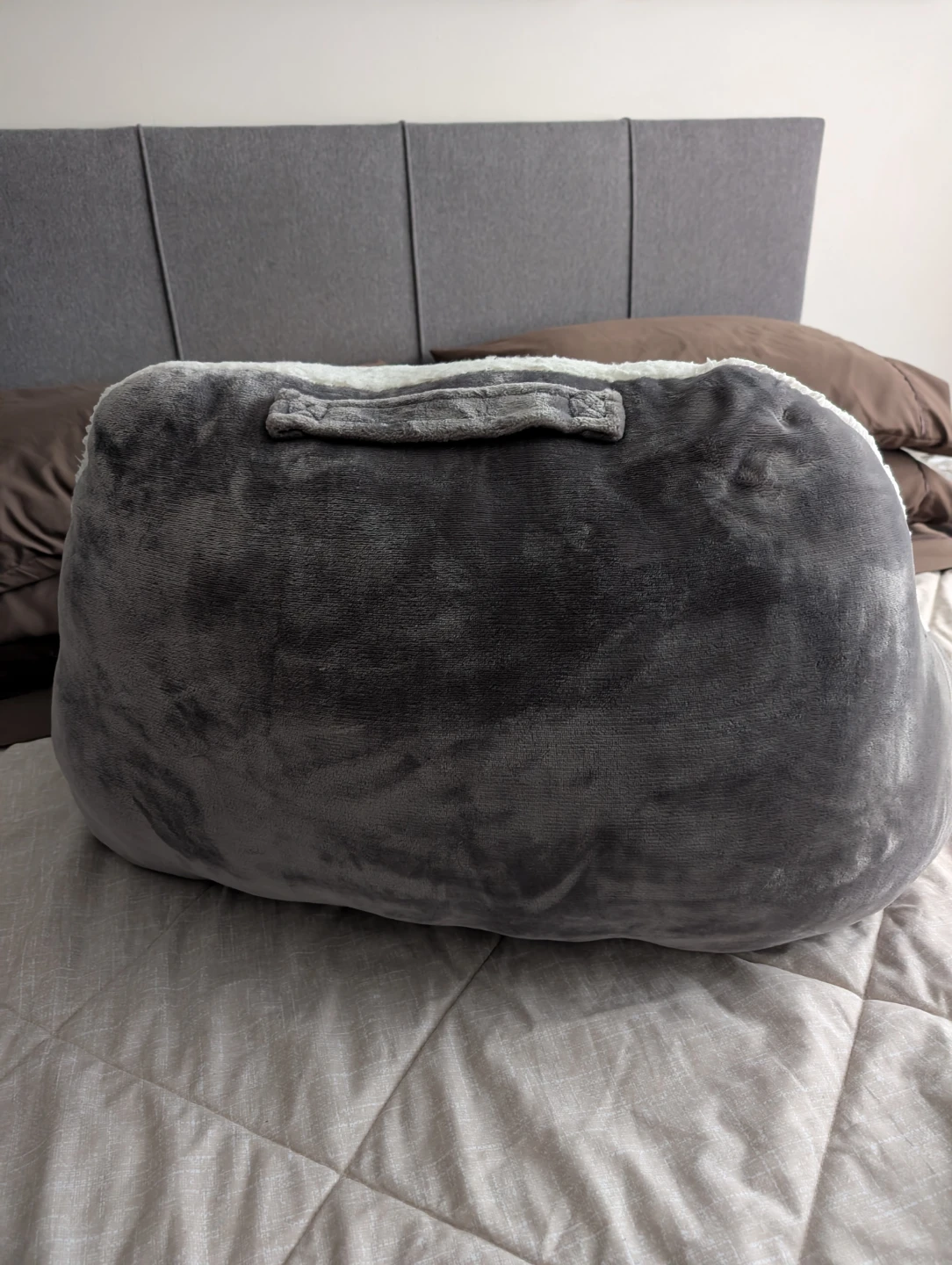 UGG Sherpa & Microplush Bedrest/Backrest Pillow - photo 3
